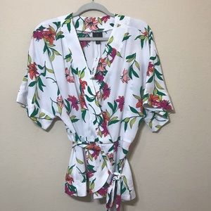 WORTHINGTON WOMEN SZ XL WHITE MULTICOLOR FLOWER CRISS CROSS UMPIRE TOP NWT